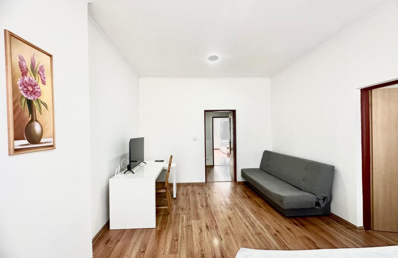 Apartment Erika Карлови Вари Екстериор снимка